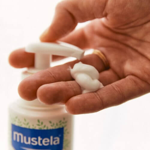 Mustela Bebe молочко для тела увлажняющее «Hydra-Bebe» 300 мл