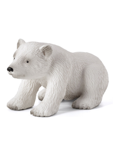 Белый полярный медвежонок