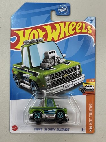 Hot Wheels Toon’d ‘83 Chevy’ Silverado HW Hot Trucks
