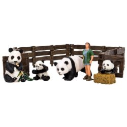 Набор фигурок, 7 предметов: зоолог, семья панд, ограждение-загон, инвентарь