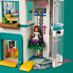 LEGO Friends Городская больница Хартлейк 42621