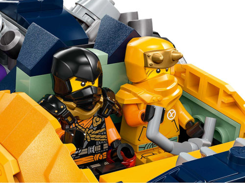 LEGO Ninjago Внедорожник Арина 71811