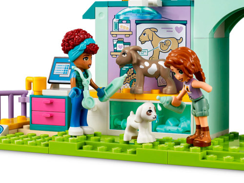 LEGO Friends Ветеринарная клиника для животных с фермы 42632